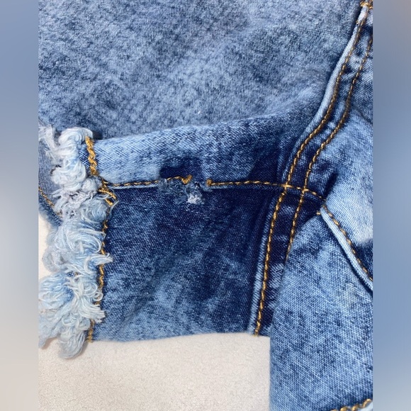 💜Women’s Nicki Minaj Mid Rise Studded Denim Jean Shorts Size 5/6 - Picture 4 of 12